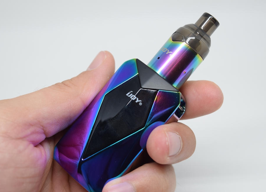 iJoy Diamond VPC Kit Vape - sateenkaari: Väriä, älyä ja vapautta suomalaisille vaperseille